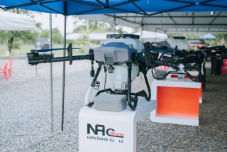 ประหยัด พ่นไว งานเสร็จเร็ว ต้อง Easy Drone